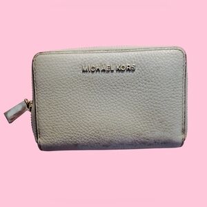 💛*Michael Kors* Leather Zip-Around Wallet with Gold Logo💛
